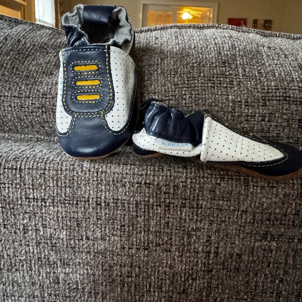 Robeez Navy and White Baby Walker Shoes leather 0-6 month